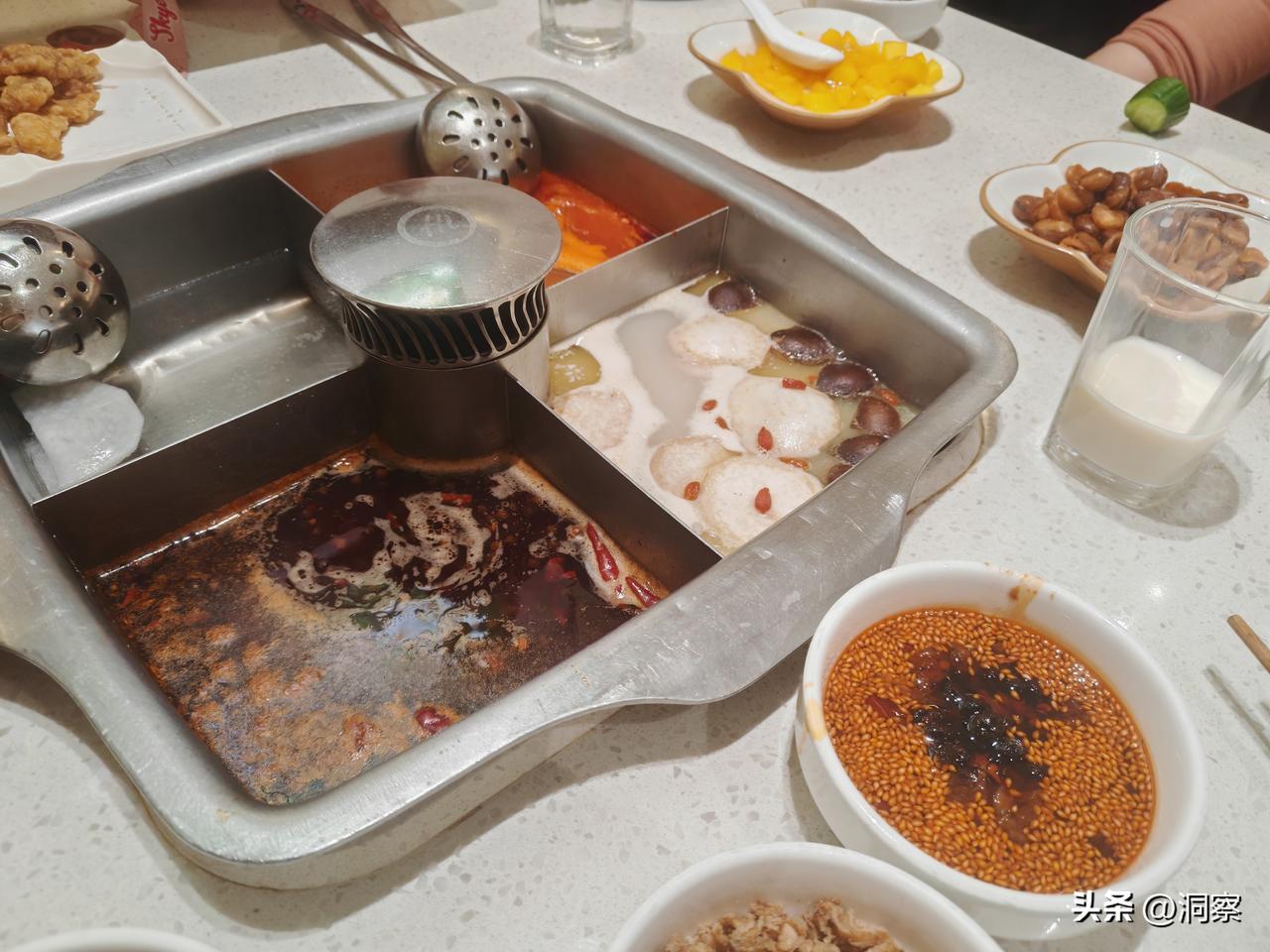 天麻是常见的中药材，很多人用来煲汤缓解头痛，但吃不对反而伤身。
✅ 正确吃法：