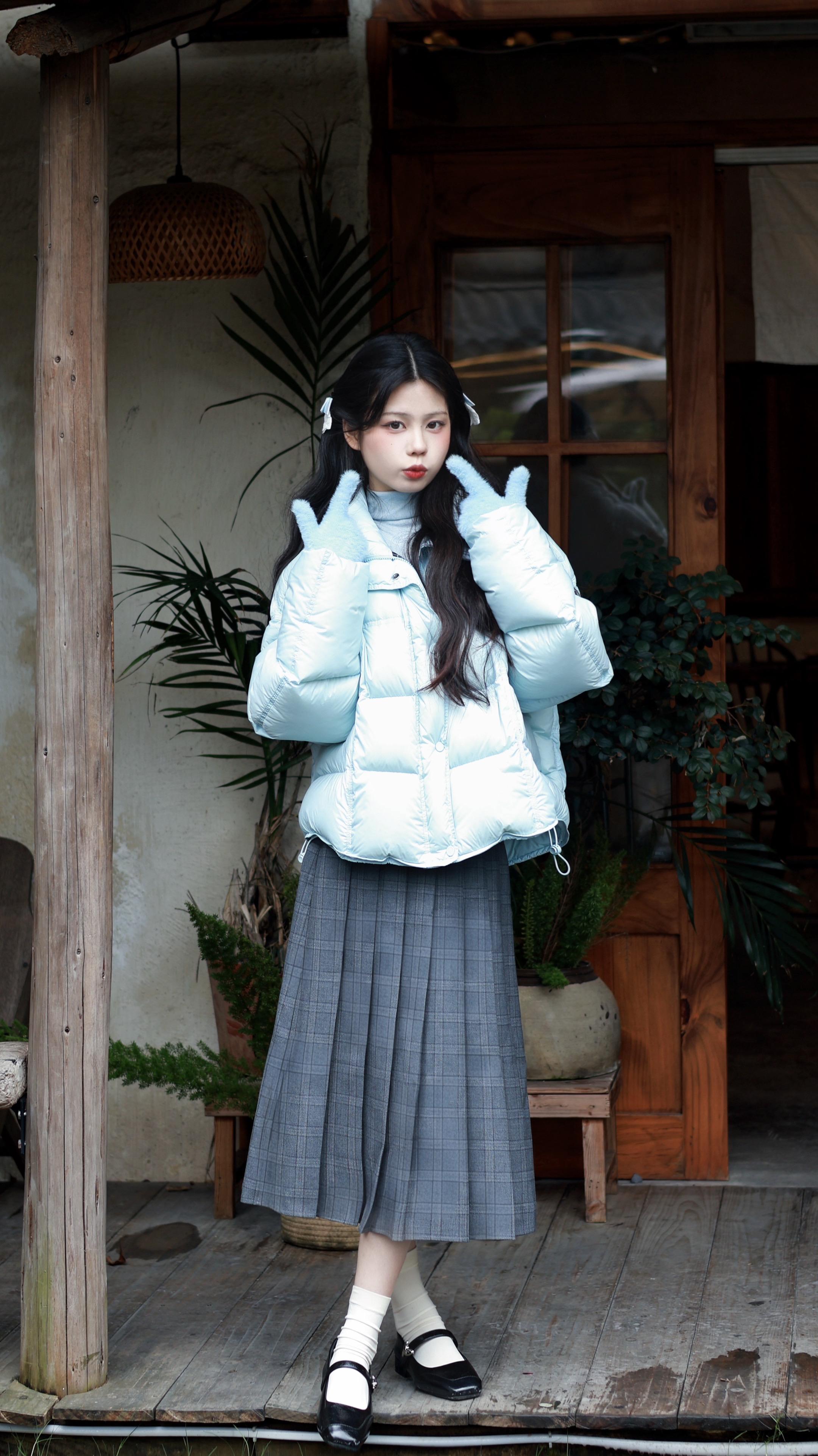 只怕幸福眼看完整 我的心却早已冰冷。