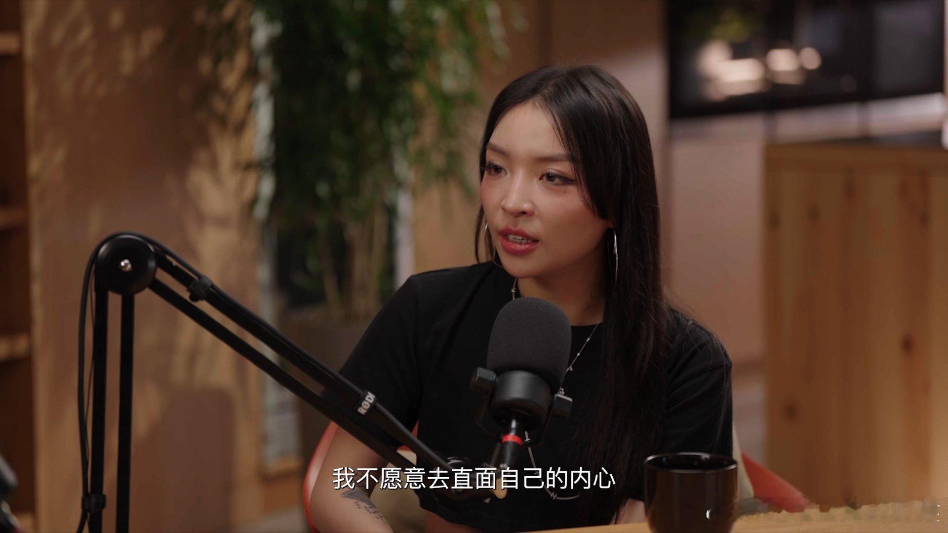 梁源回应登味VaVa提出可以接受批评，但要立足于音乐本身，反观梁源的回应，大量篇