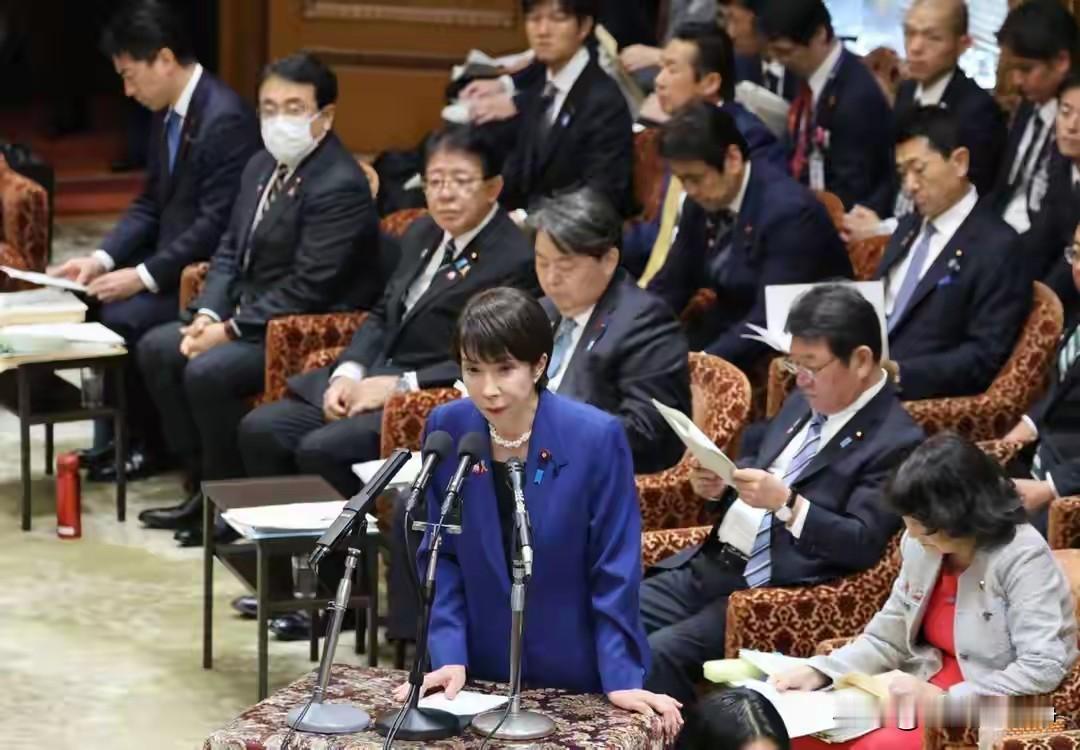 日本这些政客里面所有企图染指台湾问题的都不会有好下场。
安倍晋三曾经说过，台湾有