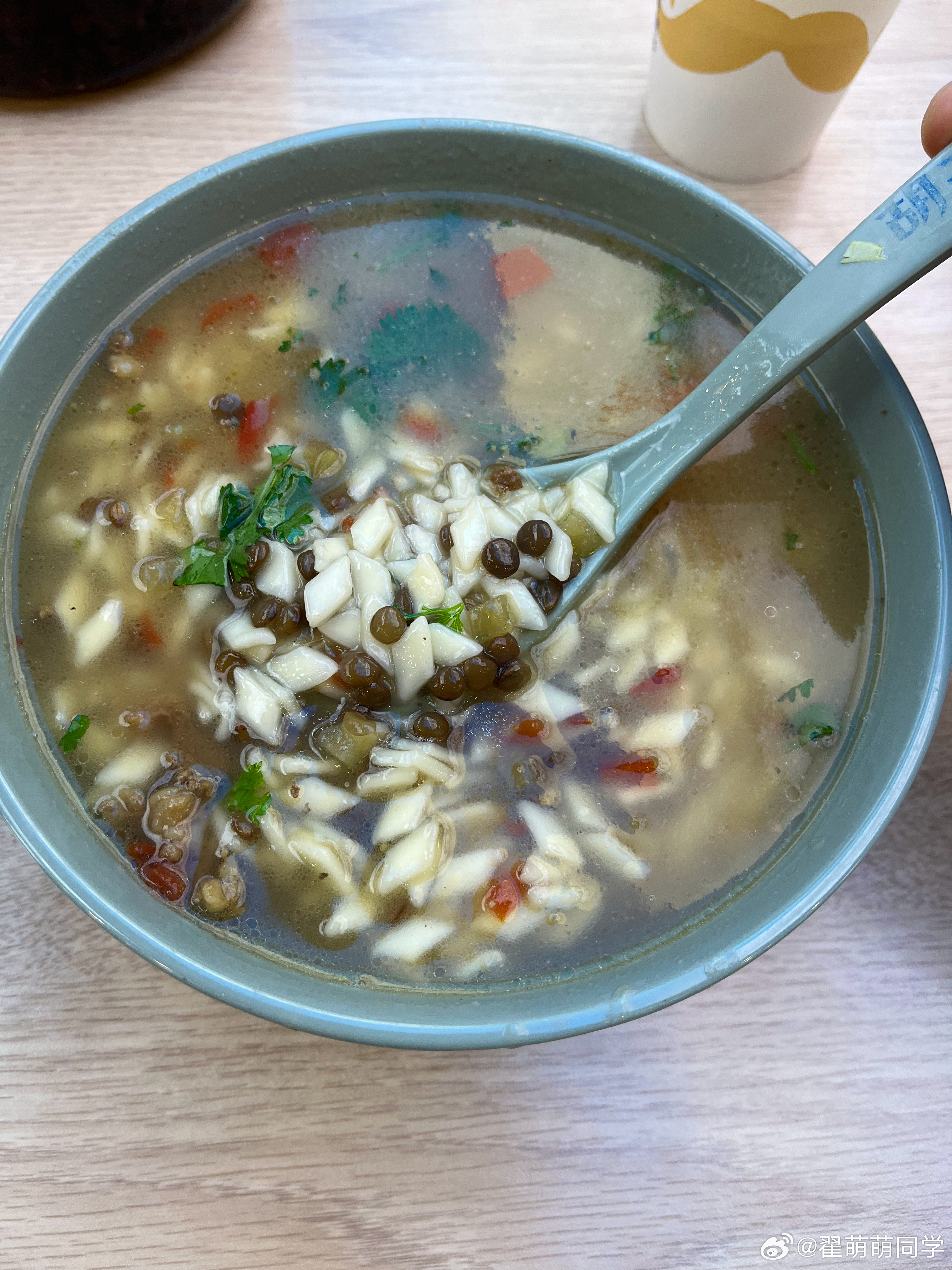 扁豆面旗子，西北的饭都很适合我的口味儿[鼓掌]  ​​​