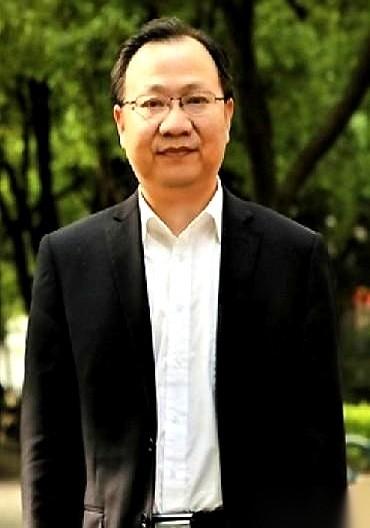 1964年10月出生的湖北汉川人曾良才，现在是武汉科技大学机械自动化学院的教授和