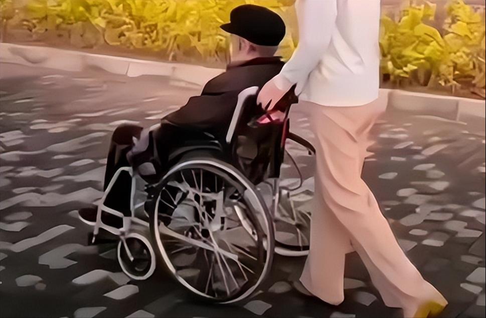 北京，老汉找了个女保姆来照顾自己，后来觊觎保姆的年轻美貌就跟她发生了关系，随后还