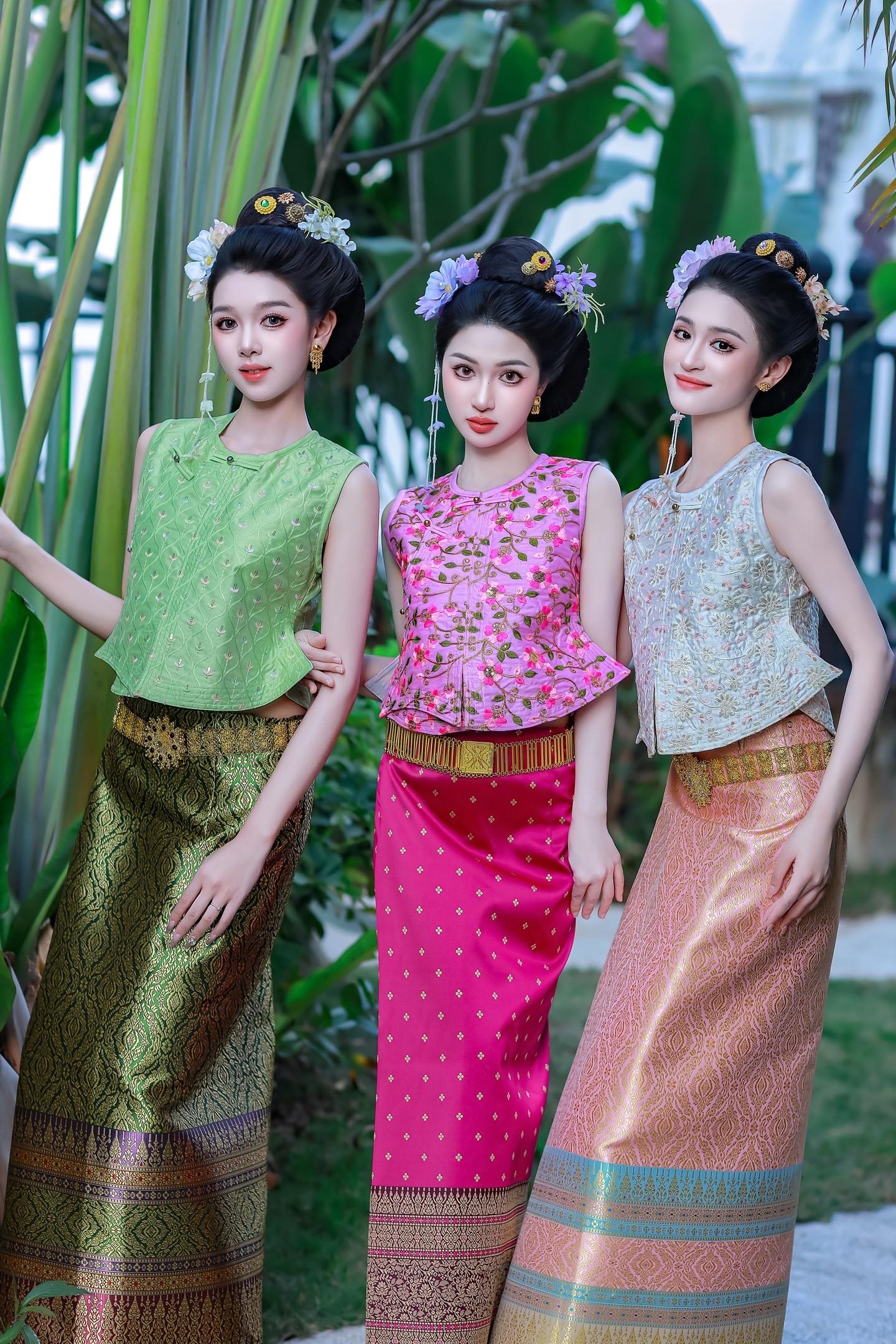 回头率超高的泼水节新款傣装。