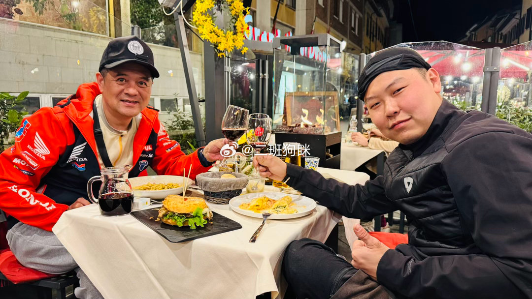 比萨斜塔的日与夜托斯卡纳产区的桑娇维塞葡萄酿出的红酒确实棒，被称为丘比特之血，口