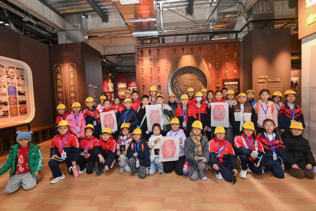 潍坊青州融媒小记者团探秘隆盛博物馆