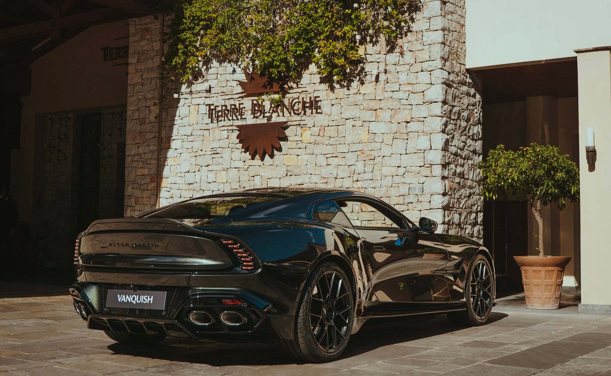Aston Martin Vanquish阿斯顿马丁astonmartin阿斯顿