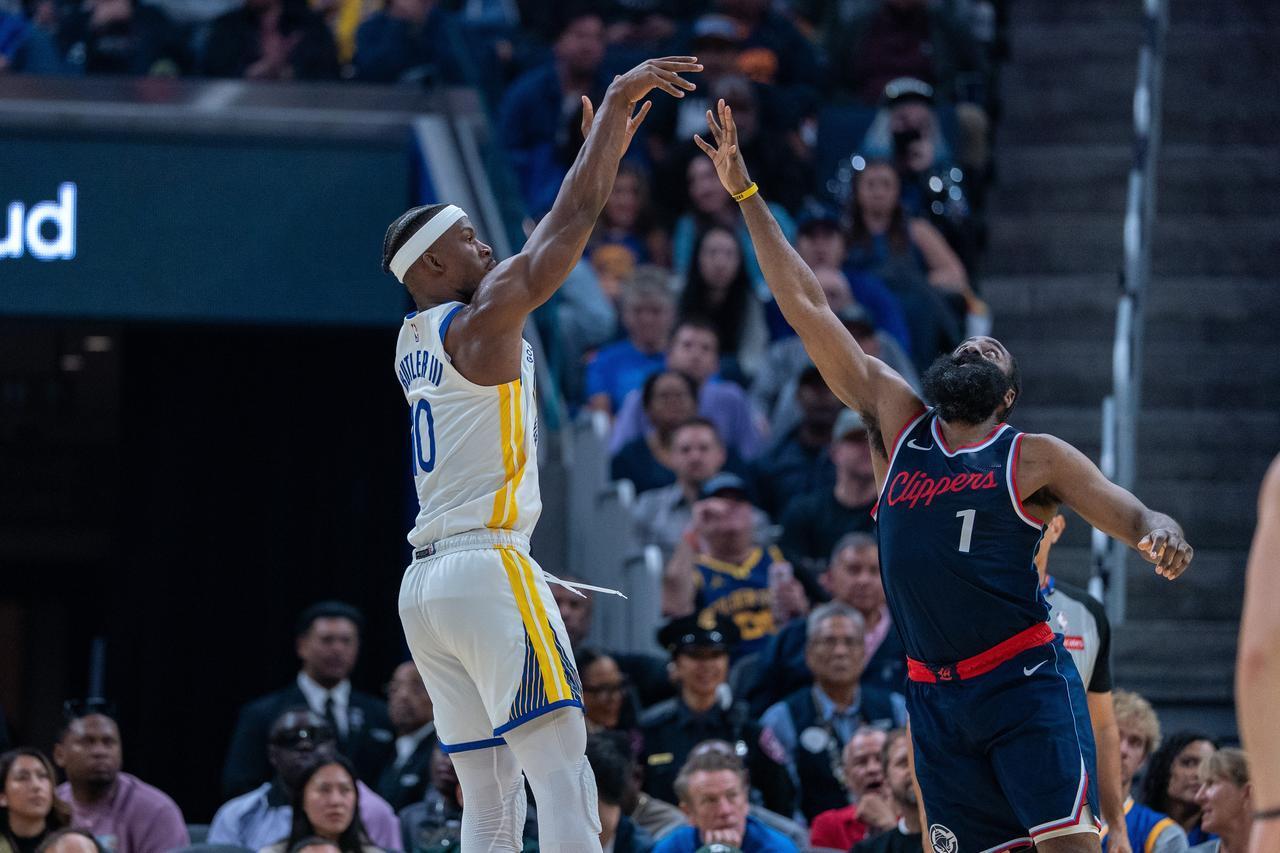 数据帝：哈登尴尬数据生涯首现，巴特勒成勇士队史首人，字母哥成历史首人！
一、在雄