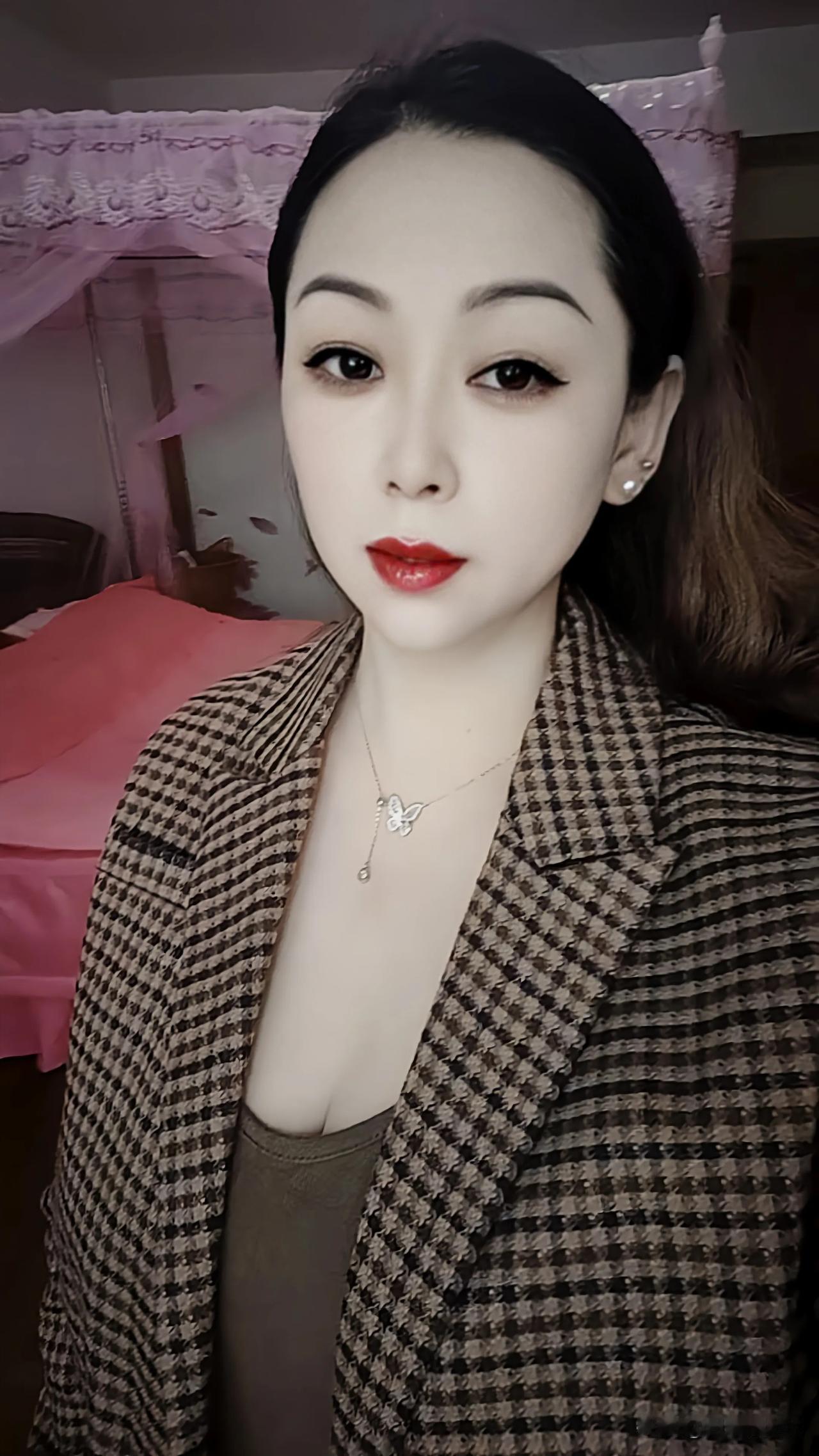 真正的勇气，不是离开，是承担。以及不再寻求理解，不再试图求证或解释。一切都终将散