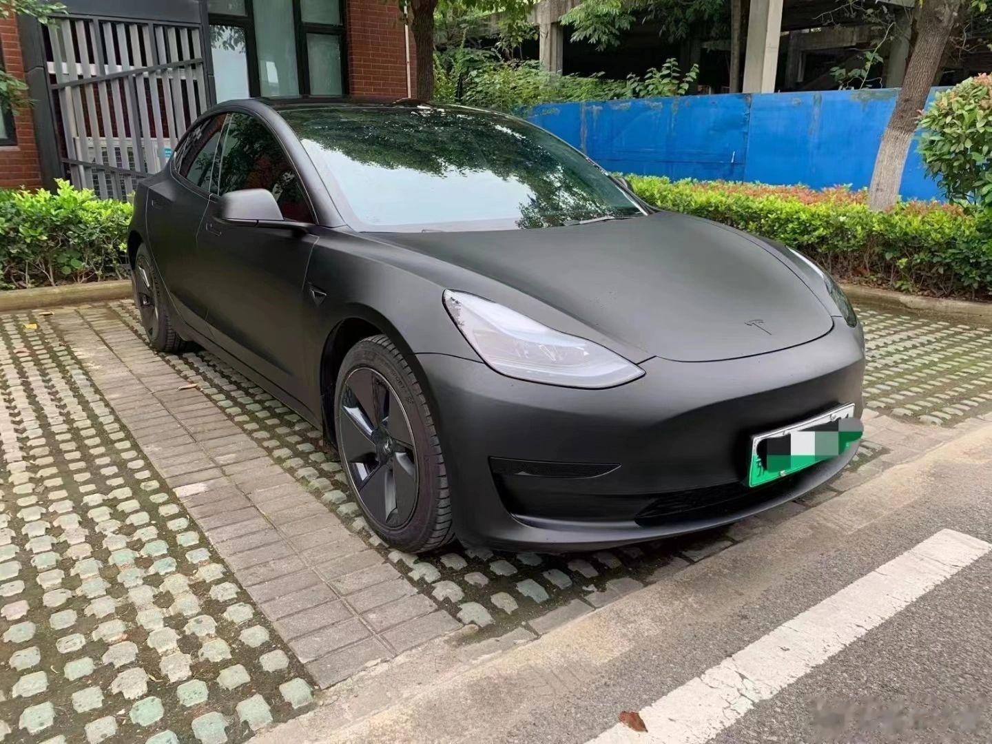 关于特斯拉选3还是y超经典一句话，纠结的都选了y，买3的不会看y一眼……#特斯拉