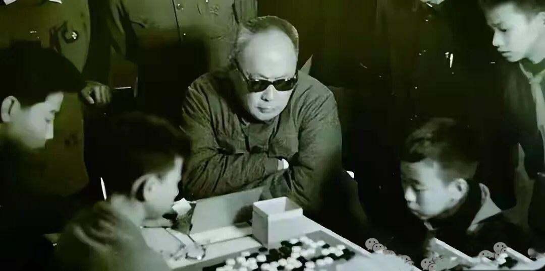 1962年，10岁的聂卫平到陈毅元帅家喝北冰洋汽水，喝得烂醉回家被父亲狠揍

1