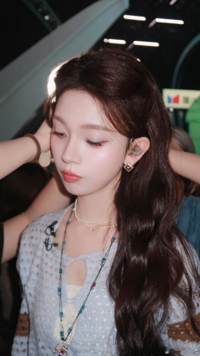 陈瑶陈瑶祝者来女做雌鹰一样的女人乘风2026既有温柔底色，也有雄鹰傲骨，刚柔并济