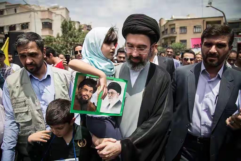 伊朗选举出了新的精神领袖，也得到了革命卫队的强力支持，美国和以色列想彻底整垮伊朗