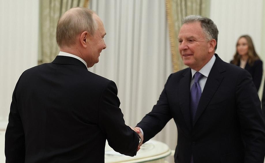 普京深夜会晤美特使，持续至第二天凌晨3点
当地时间1月22日夜间，俄罗斯总统普京