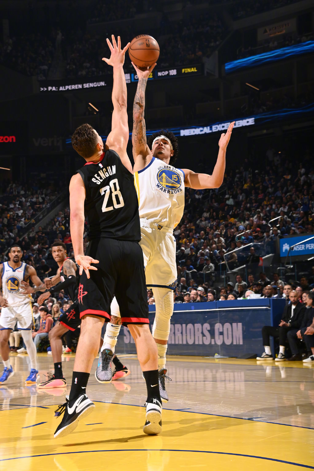 今日图集📸火箭vs勇士库里复出29分