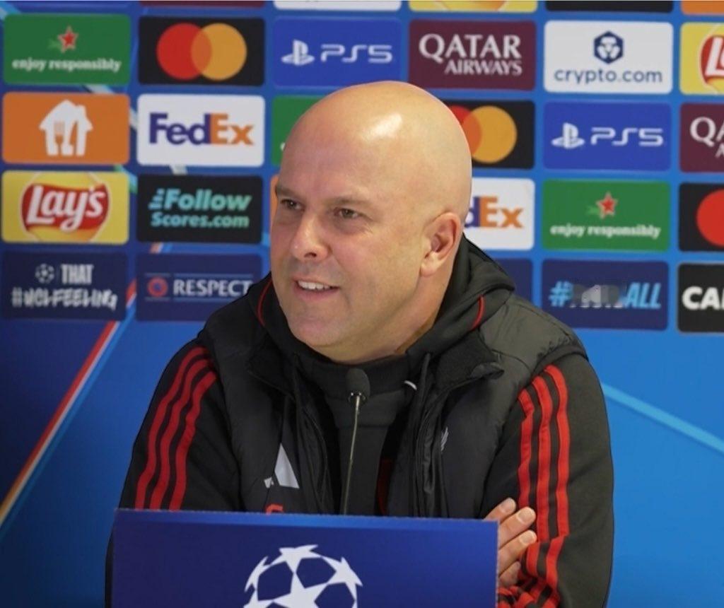 记者“刁难”斯洛特：“你怎么看待阿隆索和利物浦之间的传闻？这伤害到你了吗？你或许