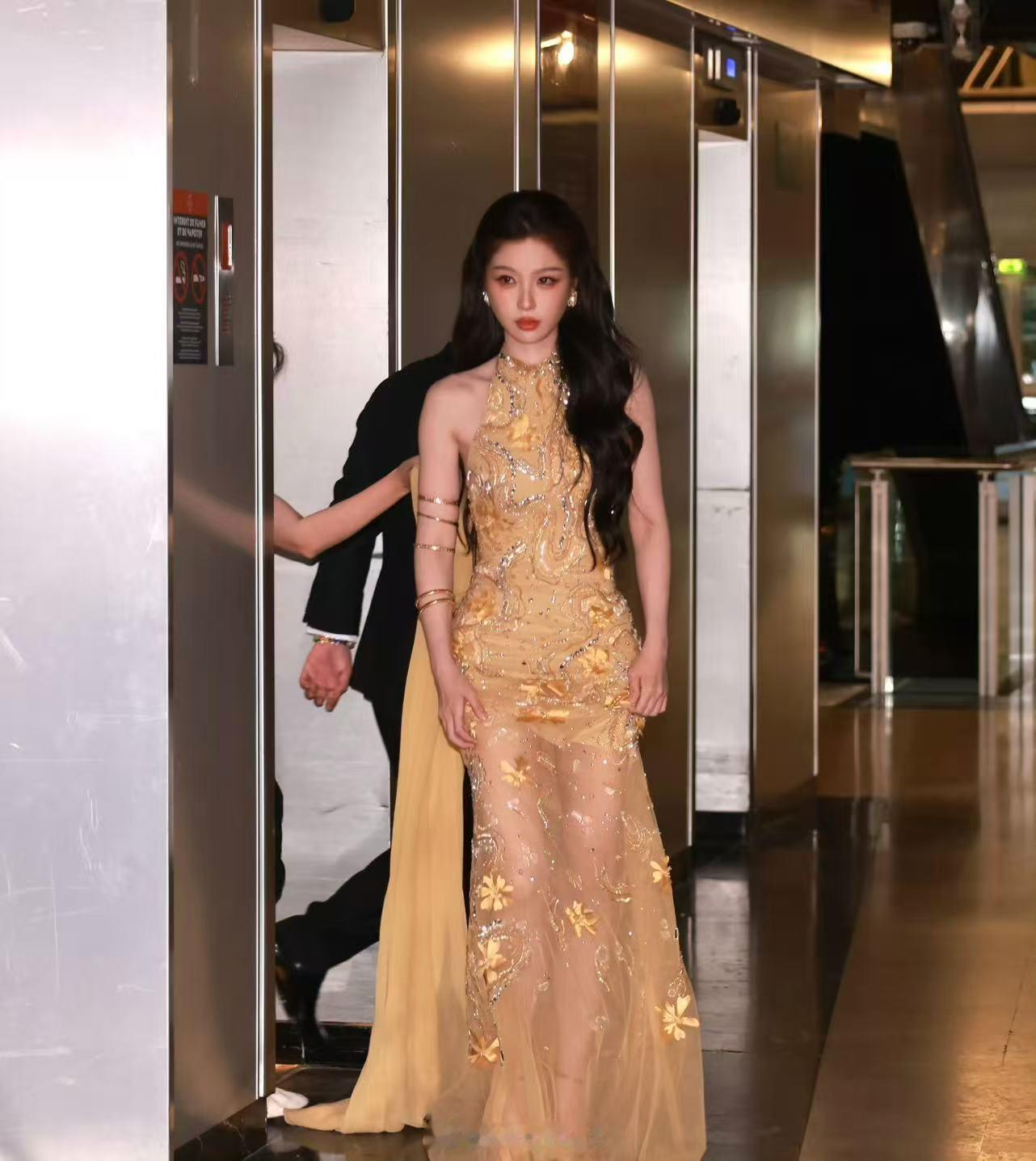 虞书欣闪耀戛纳虞书欣戛纳活动神图虞书欣戛纳活动神图，好美，哇喔 