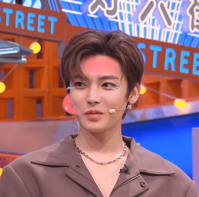 看了俩小时好六一看进度条才35分钟hi6 你是懂拿捏人的！全员动物塑萌到昏厥，猫