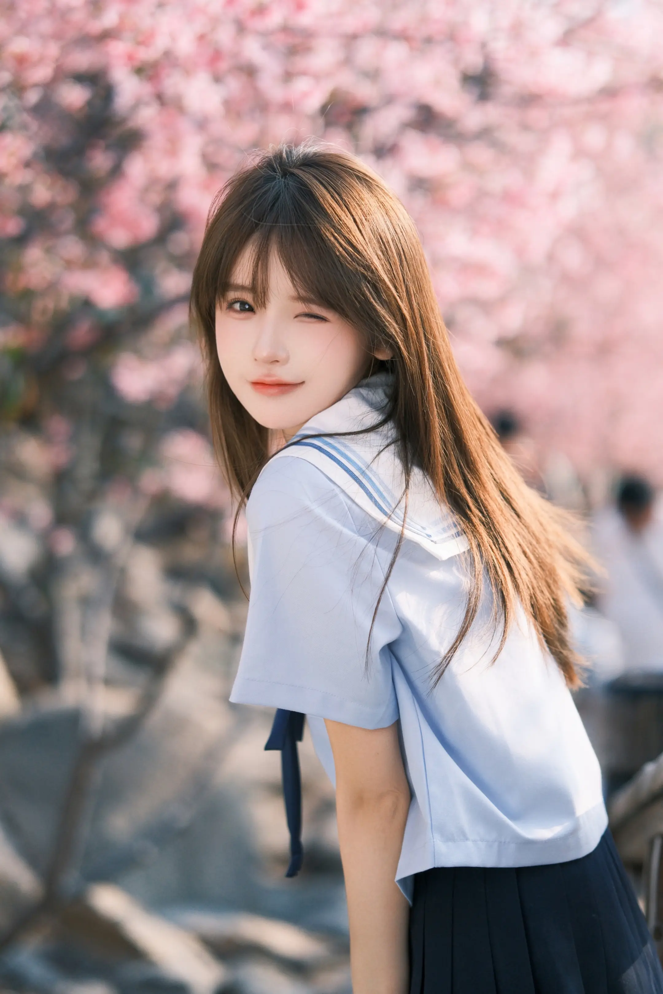 下个路口再见吧。