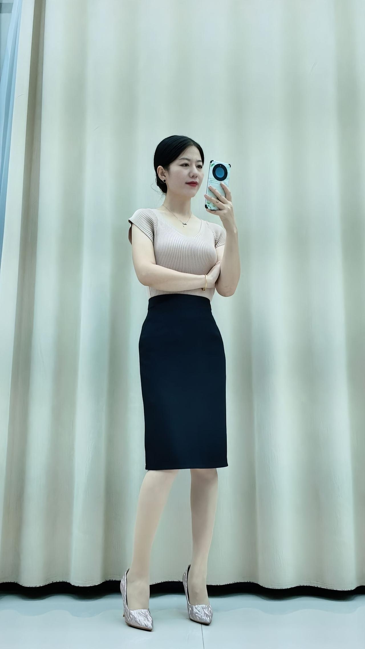 优雅气质穿搭，简约时尚，自信满满！