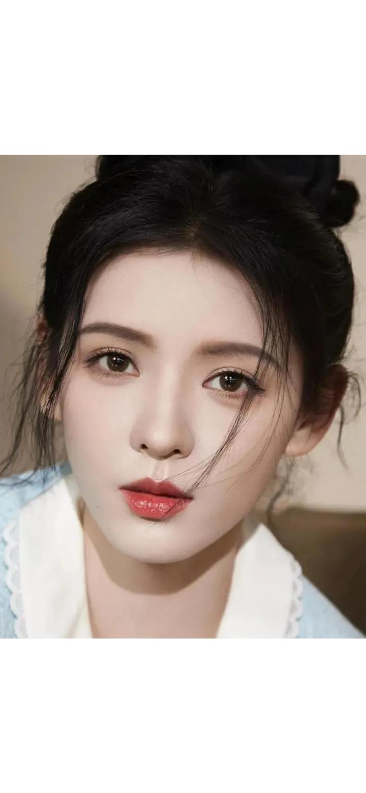 张予曦演技争议不断，带弟入圈前路坎坷

随着《斗罗大陆2》的热播，张予曦再次走进