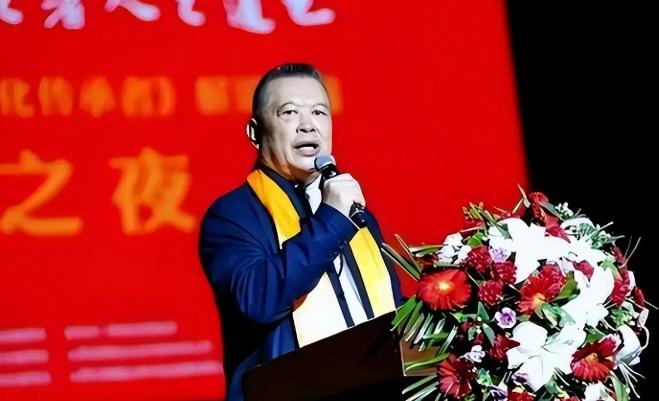 世界洪门总会向全球华人社会扔出“重磅炸弹”——以最直接、最不留情的方式，宣布与左