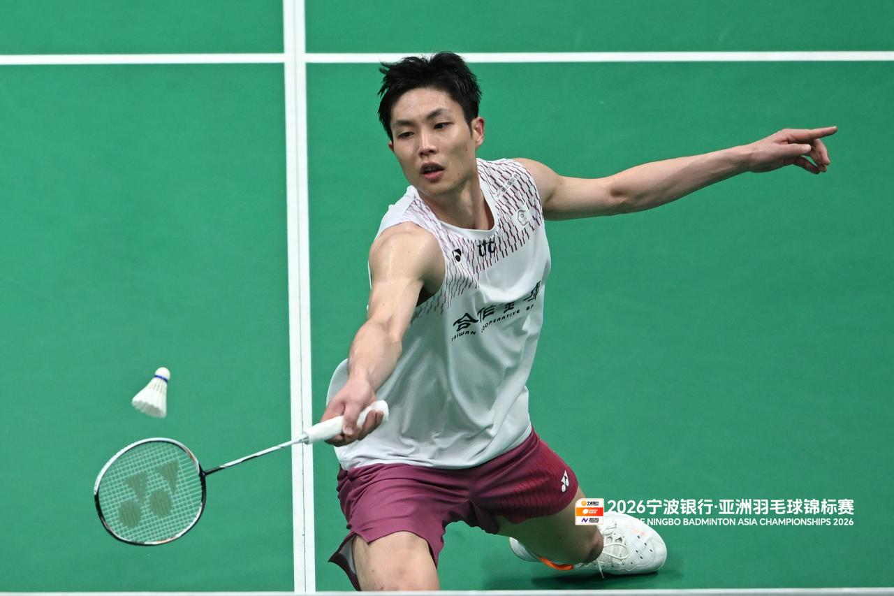 两个人都拼到了最后
老将周天成再度诠释了羽毛球的魅力
1/4决赛 周天成 16-