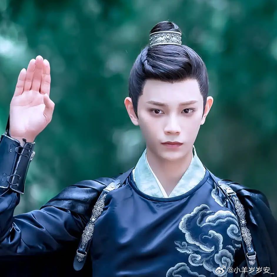 丁禹兮[超话] 💚丁禹兮卫韫 💚丁禹兮张海虾 我的夜空本星河长明，遇见你后寥
