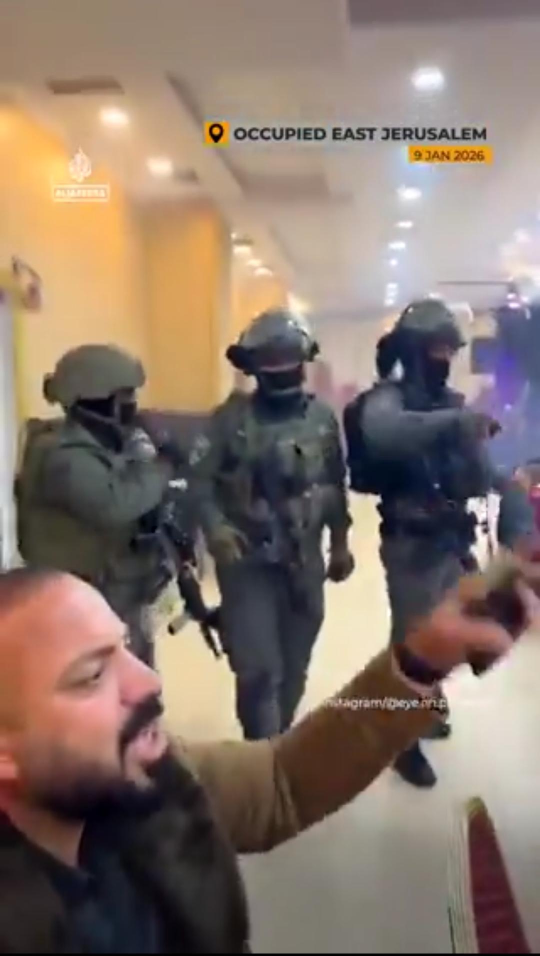 新闻快讯——以色列军队突袭了位于被占领的东耶路撒冷的一场巴勒斯坦人婚礼，向出席者