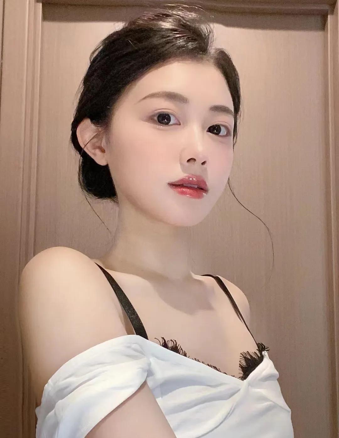 顾行长的女同事们——婷妃的逆袭