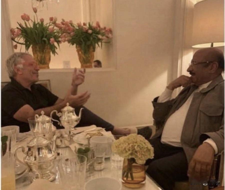 爱泼斯坦文件里的唯一一股清流，因为不够变态而显得格格不入。在这些充斥着权色交易与