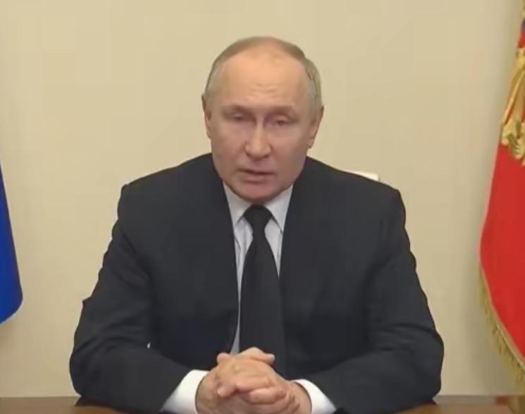 普京再次强硬发声，克里米亚和顿巴斯地区自古属于俄罗斯，那里的每一寸土地都浸染着我