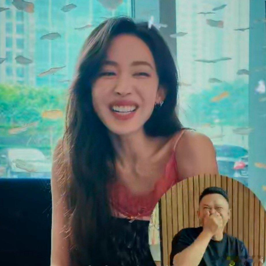 花少往届成员集体返场花儿与少年往届老友集体回来探班，瞬间梦回追花少的时光，那些追