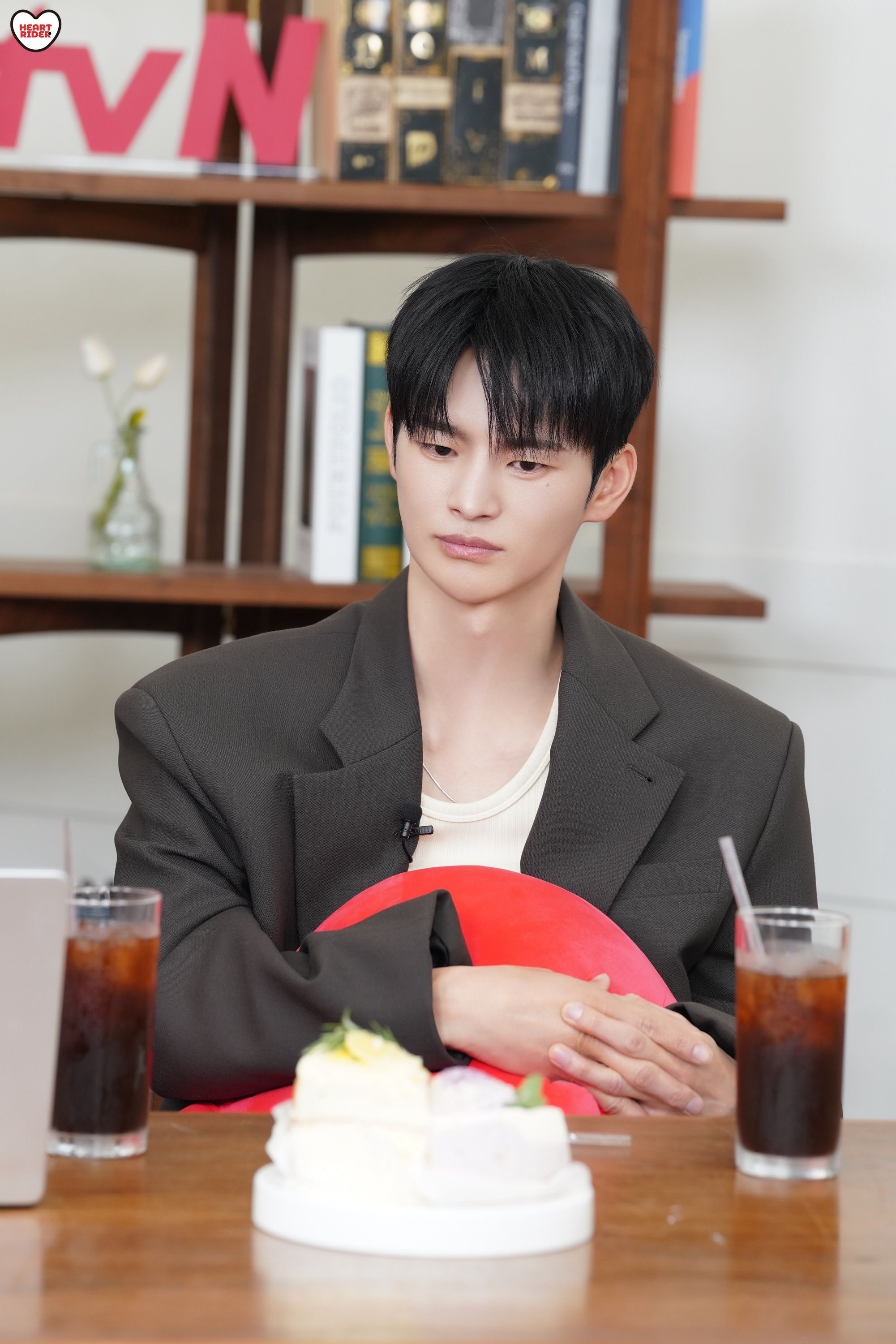徐仁国 【20260701 Fromm更新】tvN《明天也要上班！》Market