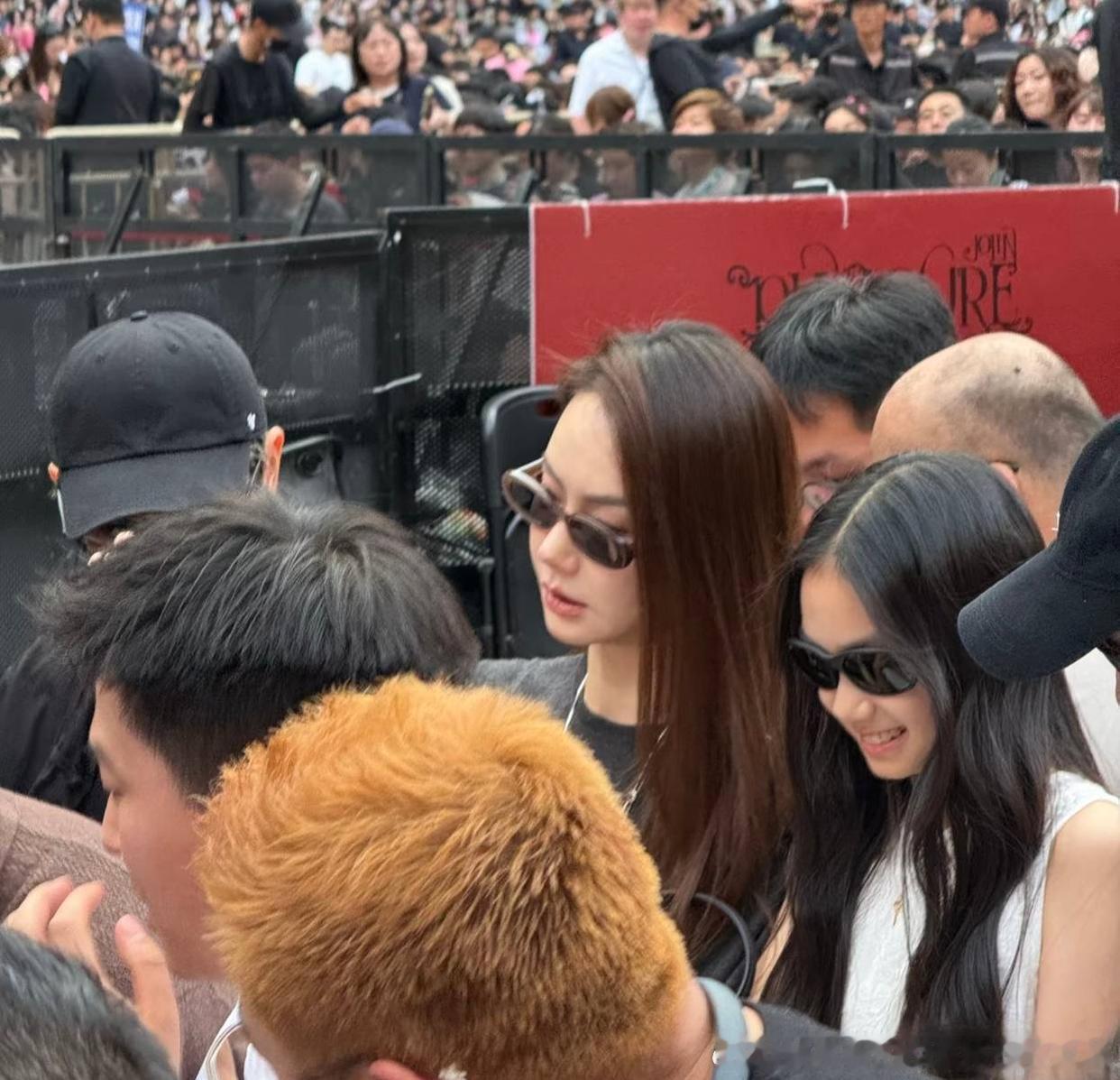 戚薇李承铉一家去看蔡依林演唱会！ 