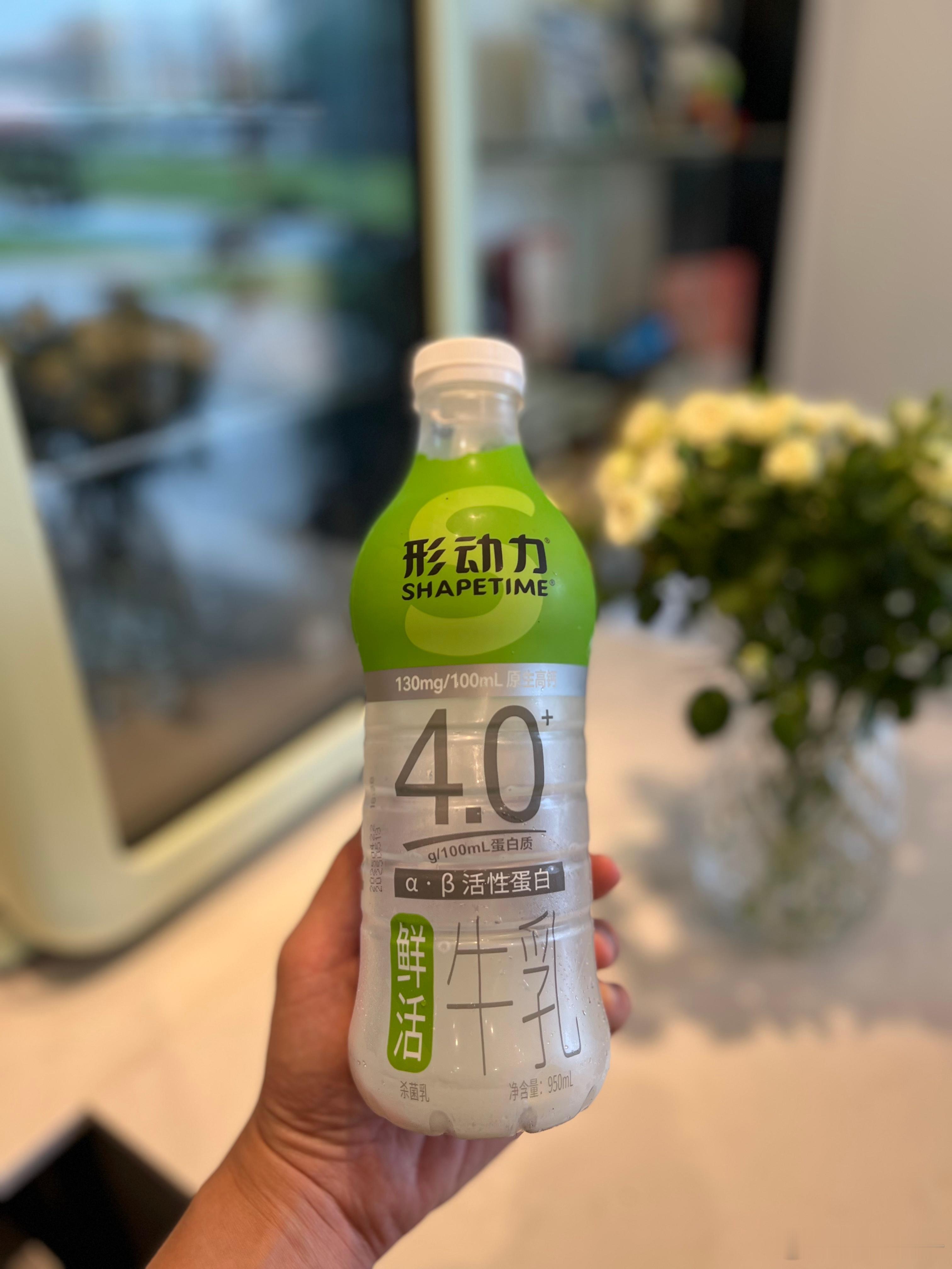 今天远程干啡不发咖啡因为发现一款最最最适合做热奶啡的牛奶，打奶泡手感超好，可以打