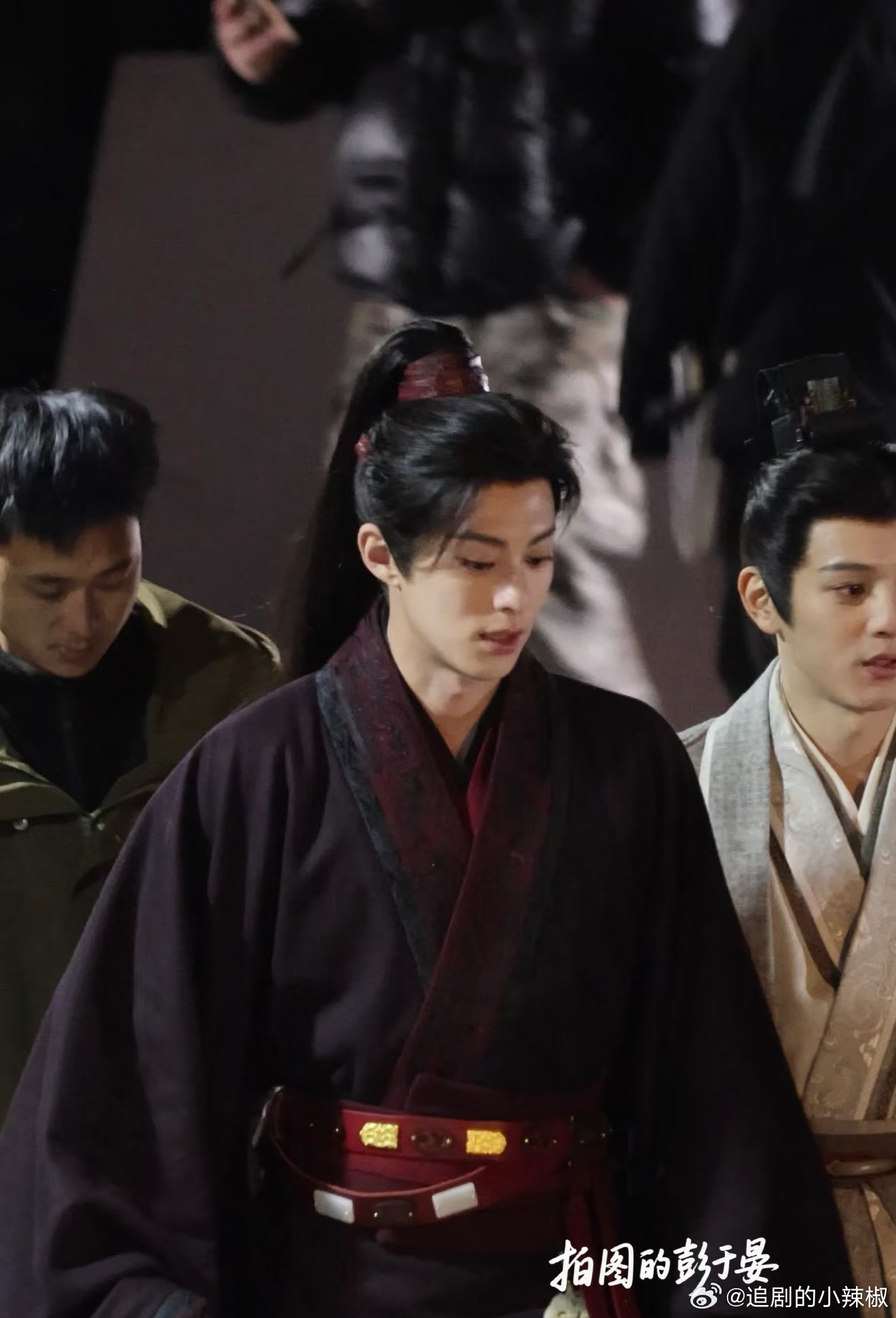 王鹤棣《将门毒后》夜戏路透，少年高马尾啊喜不喜欢？ 