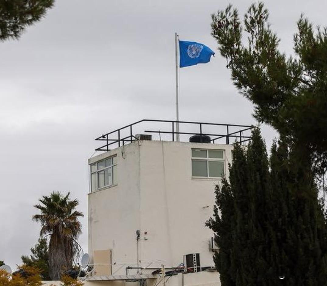 这是联合国历史上第一次。

以色列占领了位于耶路撒冷的联合国近东救济工程处总部，