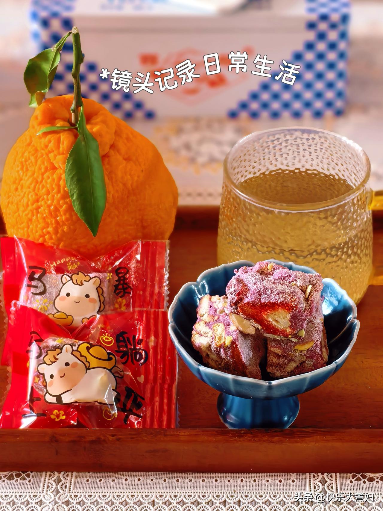 看手机晚上8点有雨，湿答答又冷懒得出去了
收拾清了，把腊肉香肠拿出来放冷藏室，没