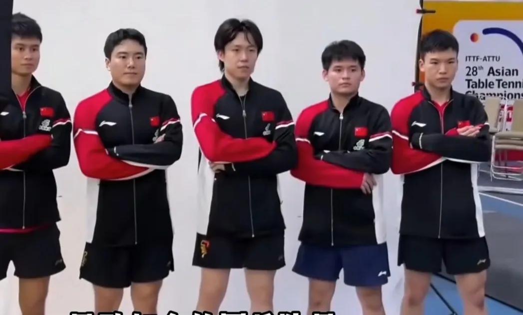 全网清算男乒的时刻到了。
这是网络时代的老毛病，你成绩爆棚的时候，一片鲜花和掌声