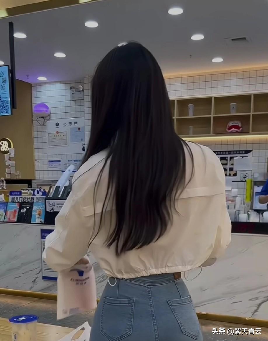 普通人最该牢记的生存道理：世上从没有凭空而来的暴利，看似天大的好事砸到头上，多半