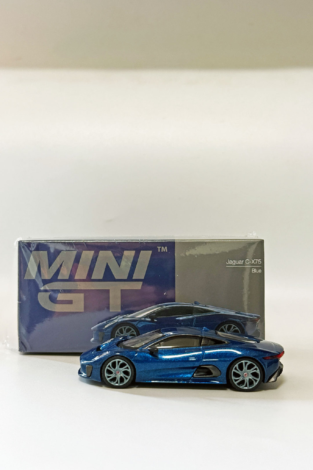 MINIGT 884号 捷豹C-X75 MINIGT StanceModel ​