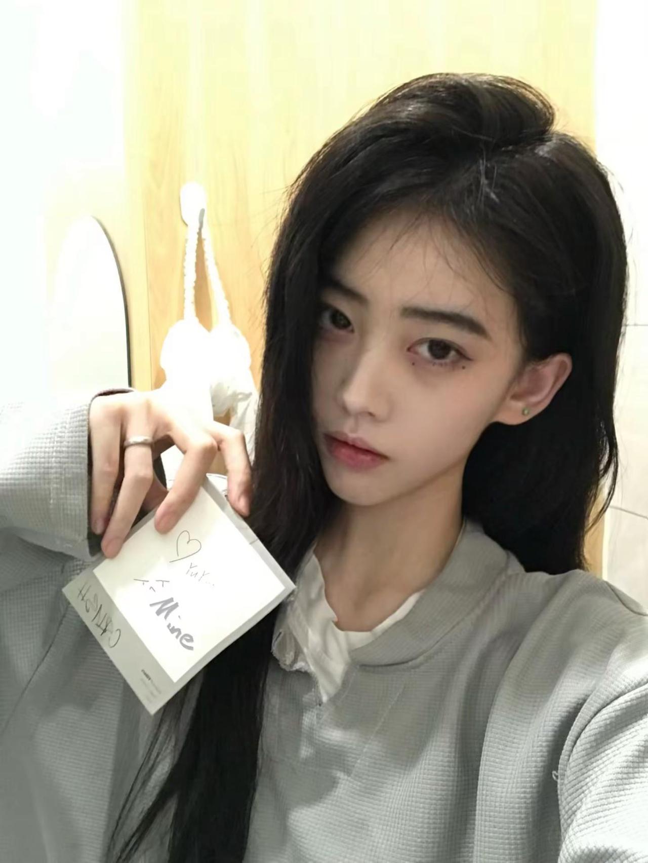 算了吧像我这种人就算把率真写在脸上 你也会从右边开始读起 le
