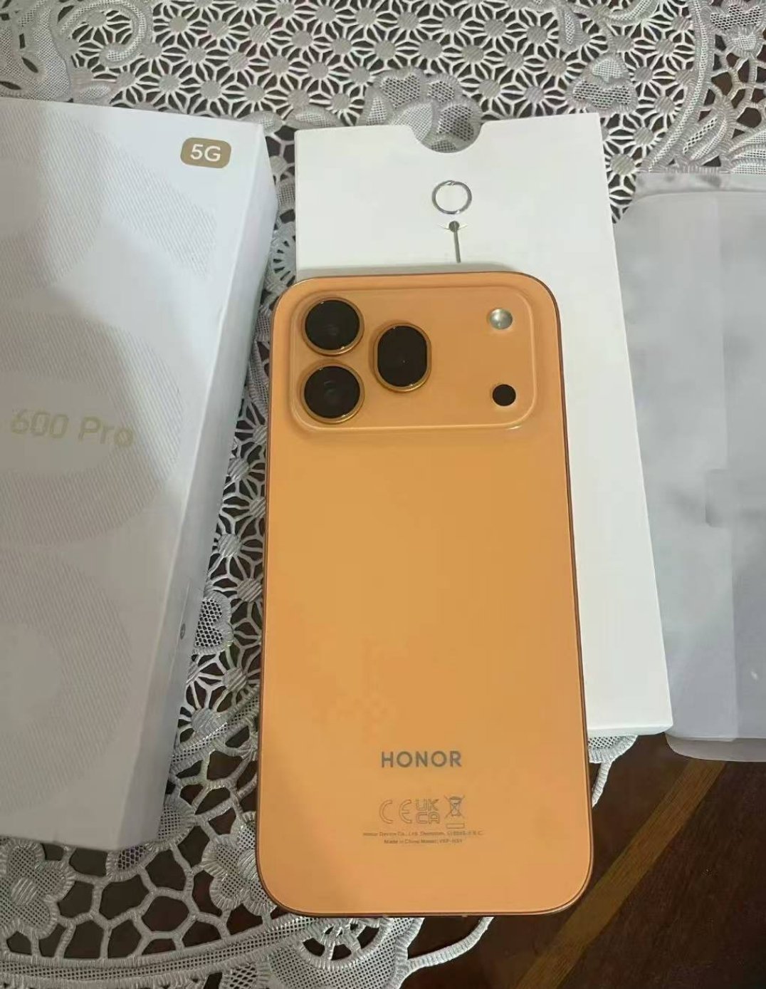 这是海外版的荣耀600Pro国内版本还是有区别的哈，不管配置、外观、还是其他都是