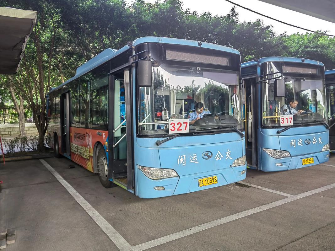 公交真得紧跟时代改革，不然就容易掉队。从数据看，2025年全国公共汽电车城市客运