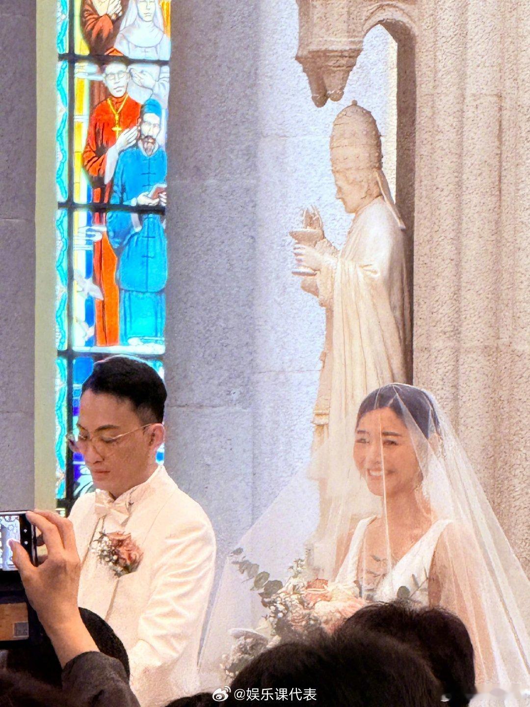 卫诗雅不想生小孩的原因卫诗雅说应该不会生小孩 据港媒，8月4日，出席某活动，她透