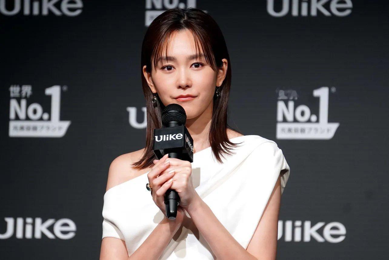 日娱新闻桐谷美玲 演员桐谷美玲于5月19日出席了在东京都内举办的“Ulike 新