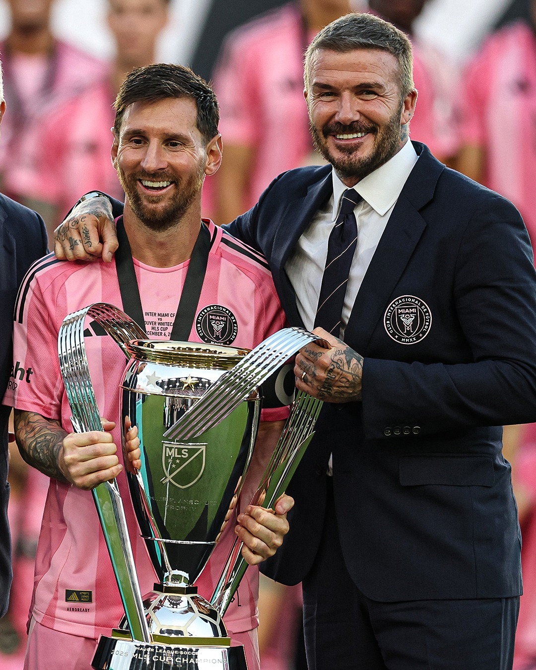 OneFootball：2021年，莱昂内尔·梅西领先克里斯蒂亚诺·罗纳尔多三座