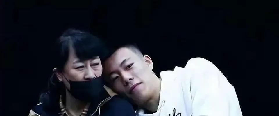 26岁，11次伤病，辽宁真要卖张镇麟？

新婚妻子在广东，玻璃体质拖慢卫冕，球队