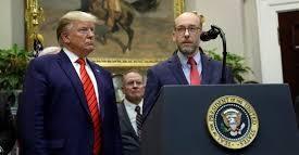 核心裁决内容
一位联邦法官裁定 川普在某些执行政策上违反了宪法，特别是涉及根据州